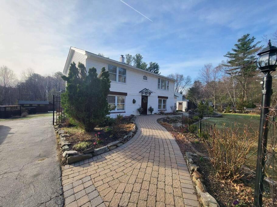 French Country Inspired Two Bed Guest Suite Londonderry Exterior photo